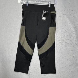 GM Fashion USA Women' Black Tights Capri Yoga Pants Pocket Size Small